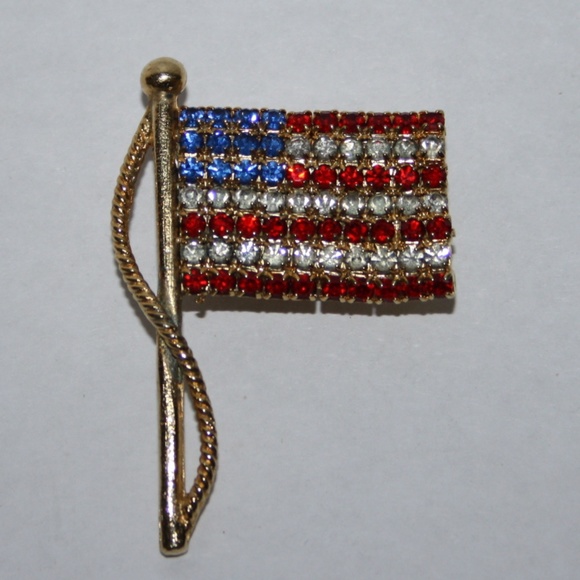 Vintage Jewelry - Beautiful vintage USA Flag brooch